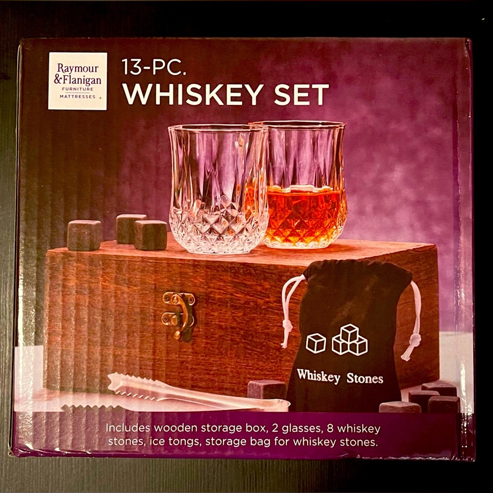 BRAND NEW whiskey set!